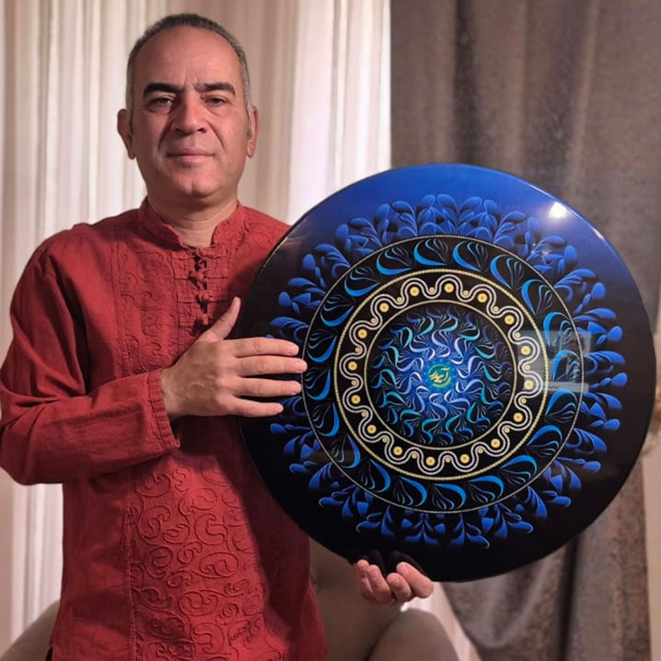 mehdi-saadat-playing-a-beautiful-iranian-music-instrument